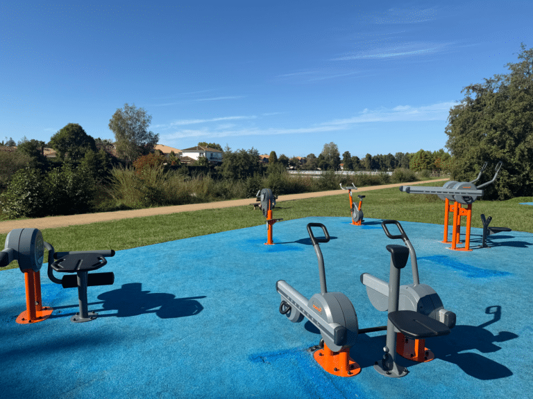 Une nouvelle aire de sport en plein air équipée de machines innovantes, une première en France à Soustons !